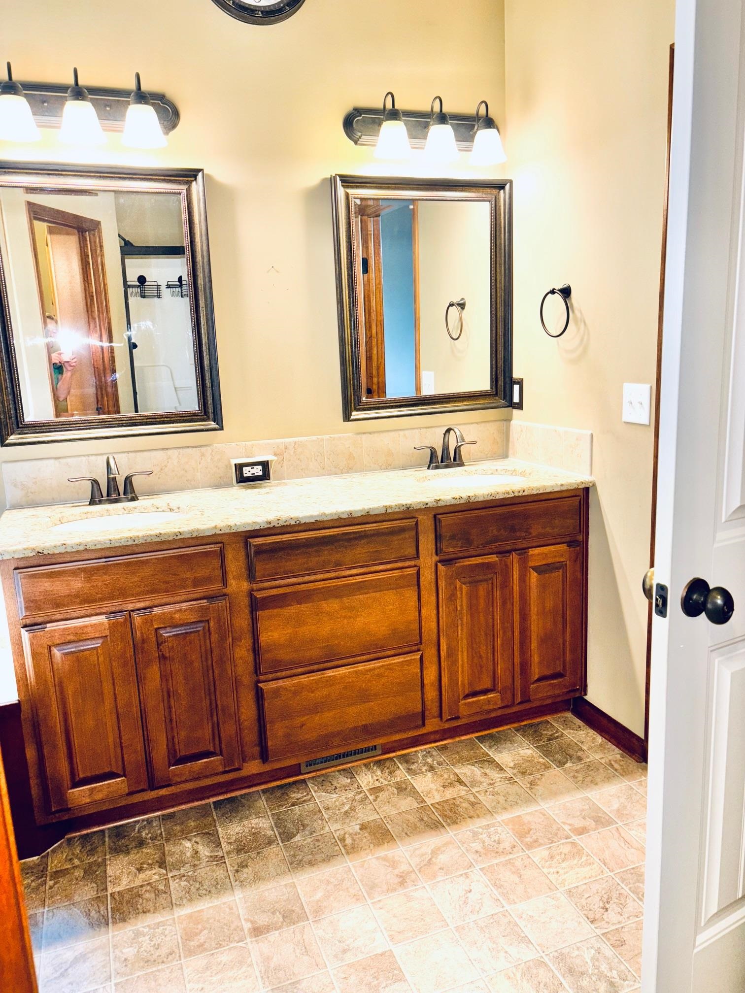 14601 S Valley Hi Rd, Wichita, Kansas image 13