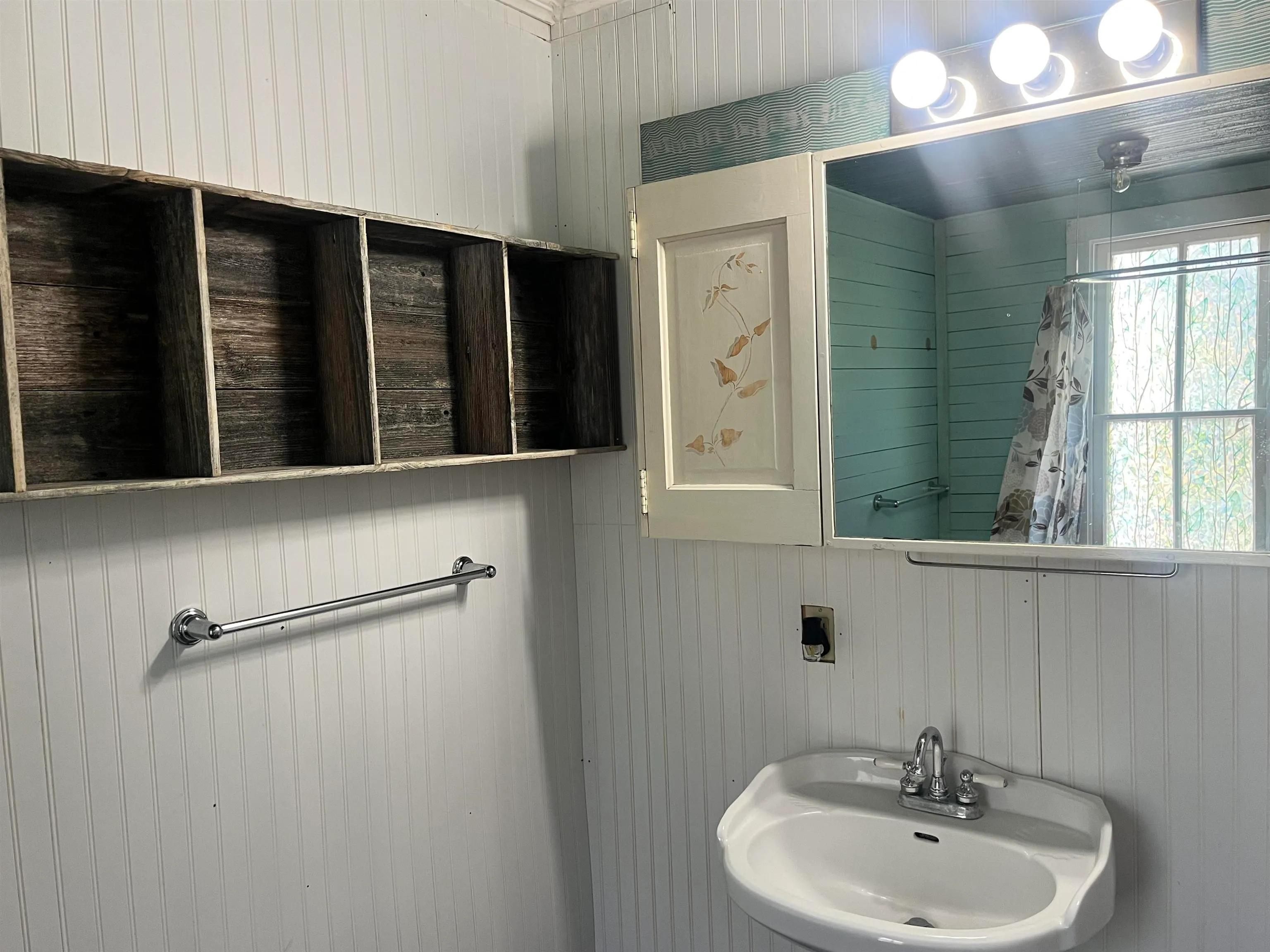 Newton, Kansas 67114, United States, 3 Bedrooms Bedrooms, ,1 BathroomBathrooms,Residential,Active,165442