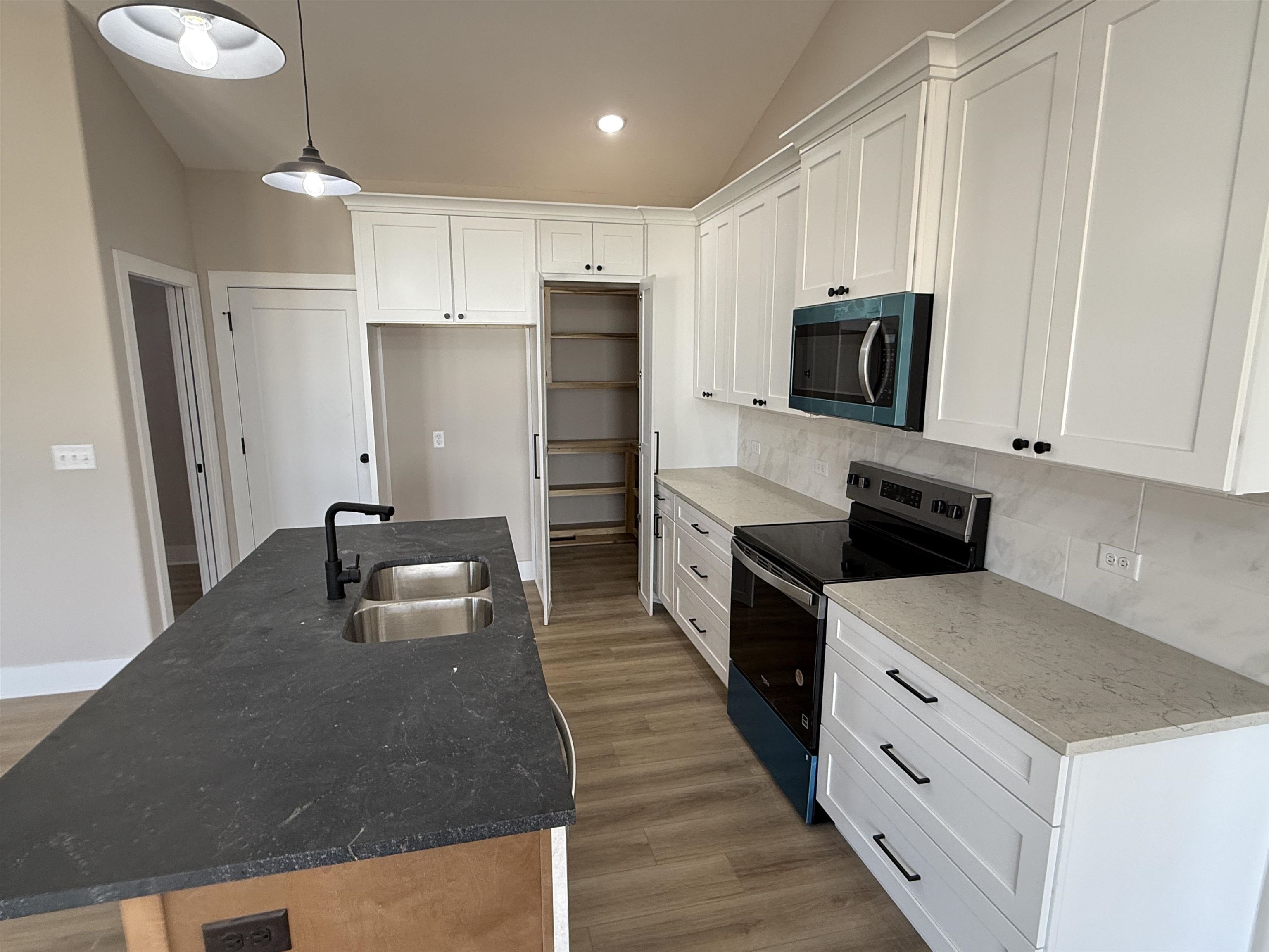 1232 E Outland Court, Goddard, Kansas image 6