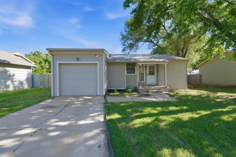 Homes For Sale - 3008 W Maxwell Ave<br/> Wichita, KS 67217