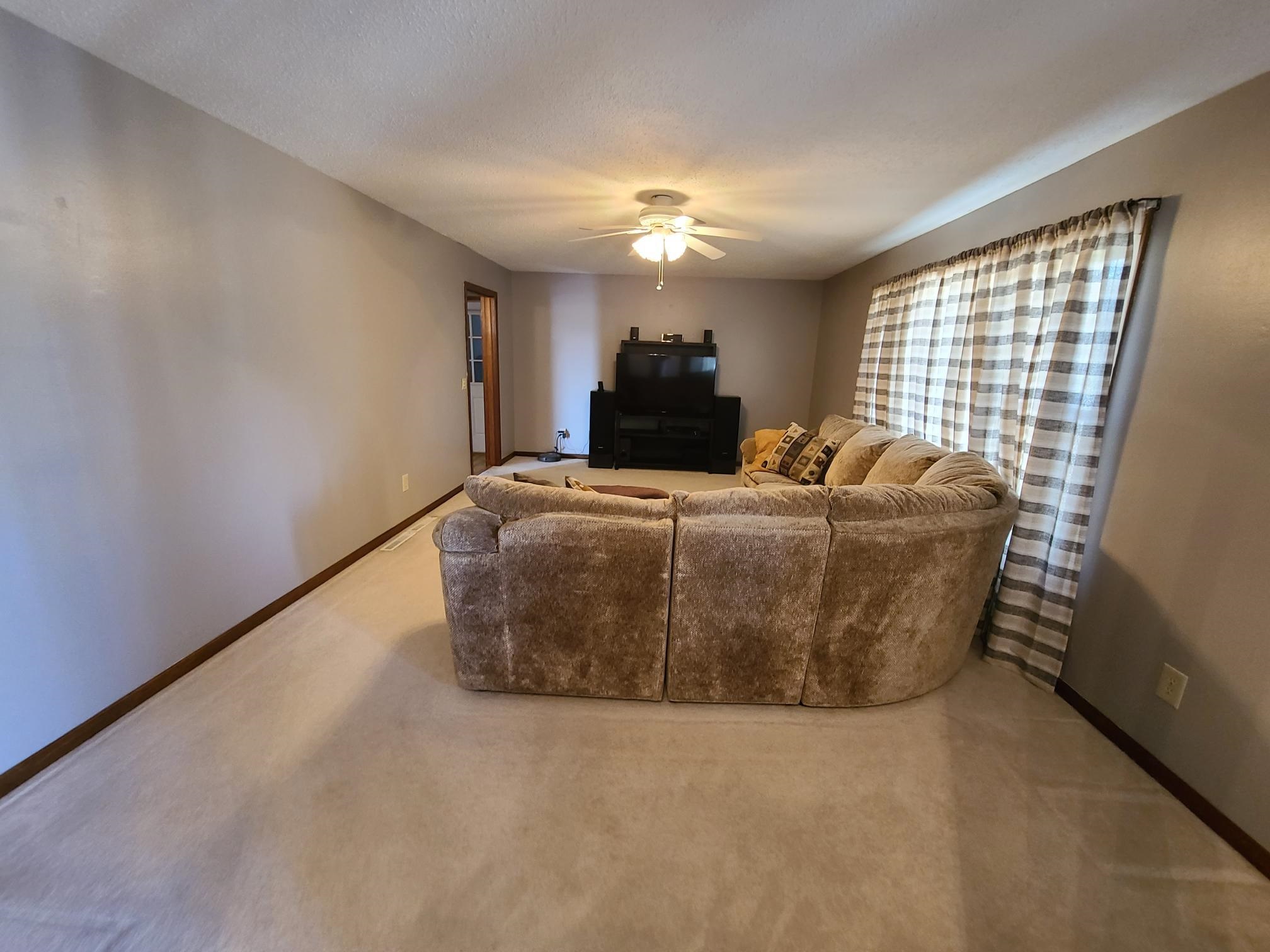 903 Holloway Ln, Winfield, Kansas image 7