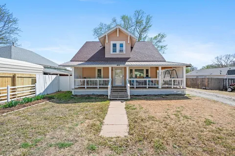 411 E Washington Ave, Kingman, KS MLS: 652891