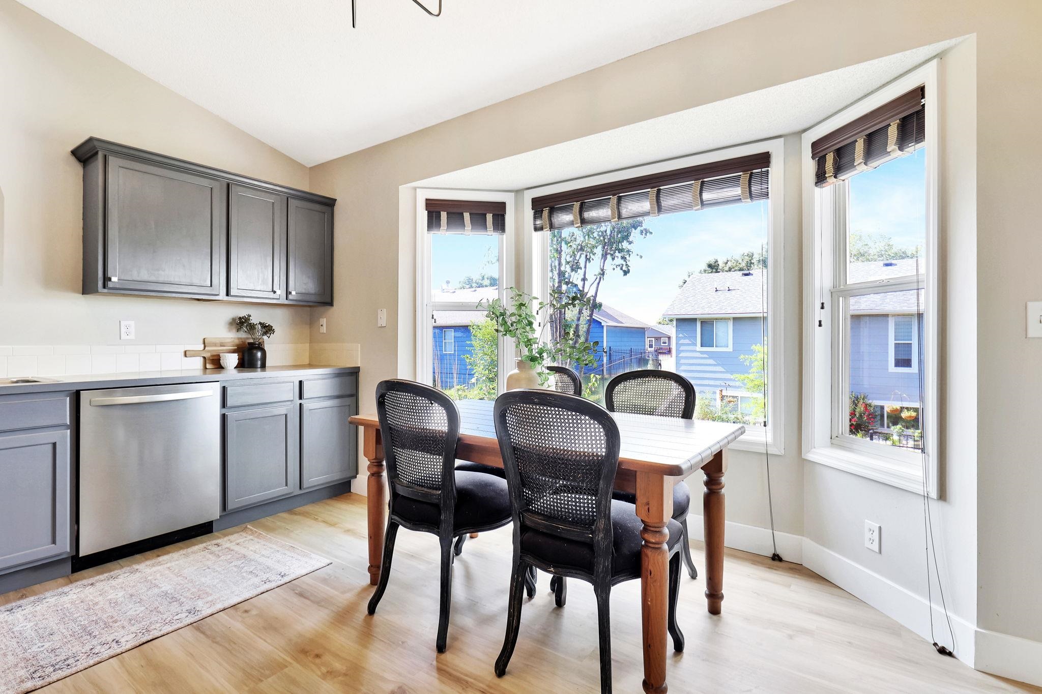 Wichita, Kansas 67209, United States, 5 Bedrooms Bedrooms, ,3 BathroomsBathrooms,Residential,Pending,52554