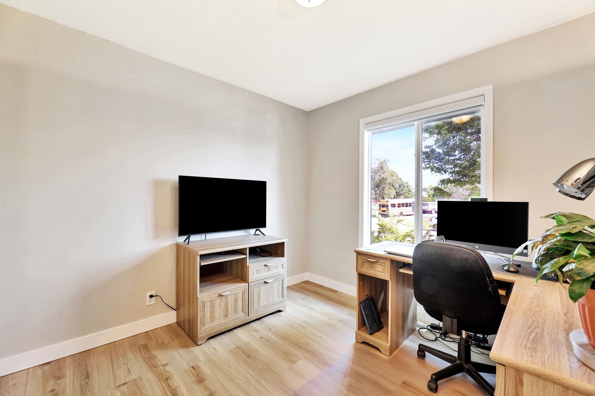 Wichita, Kansas 67209, United States, 5 Bedrooms Bedrooms, ,3 BathroomsBathrooms,Residential,Pending,52554