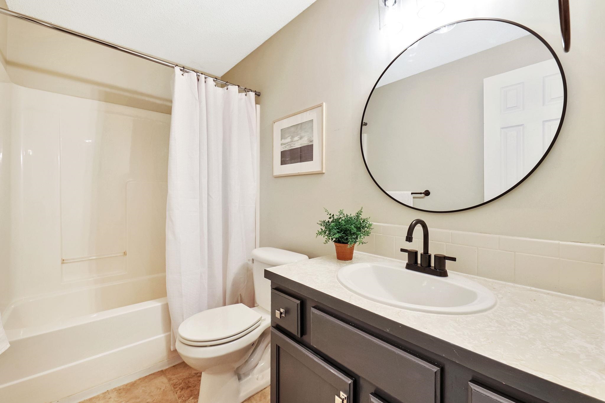 Wichita, Kansas 67209, United States, 5 Bedrooms Bedrooms, ,3 BathroomsBathrooms,Residential,Pending,52554