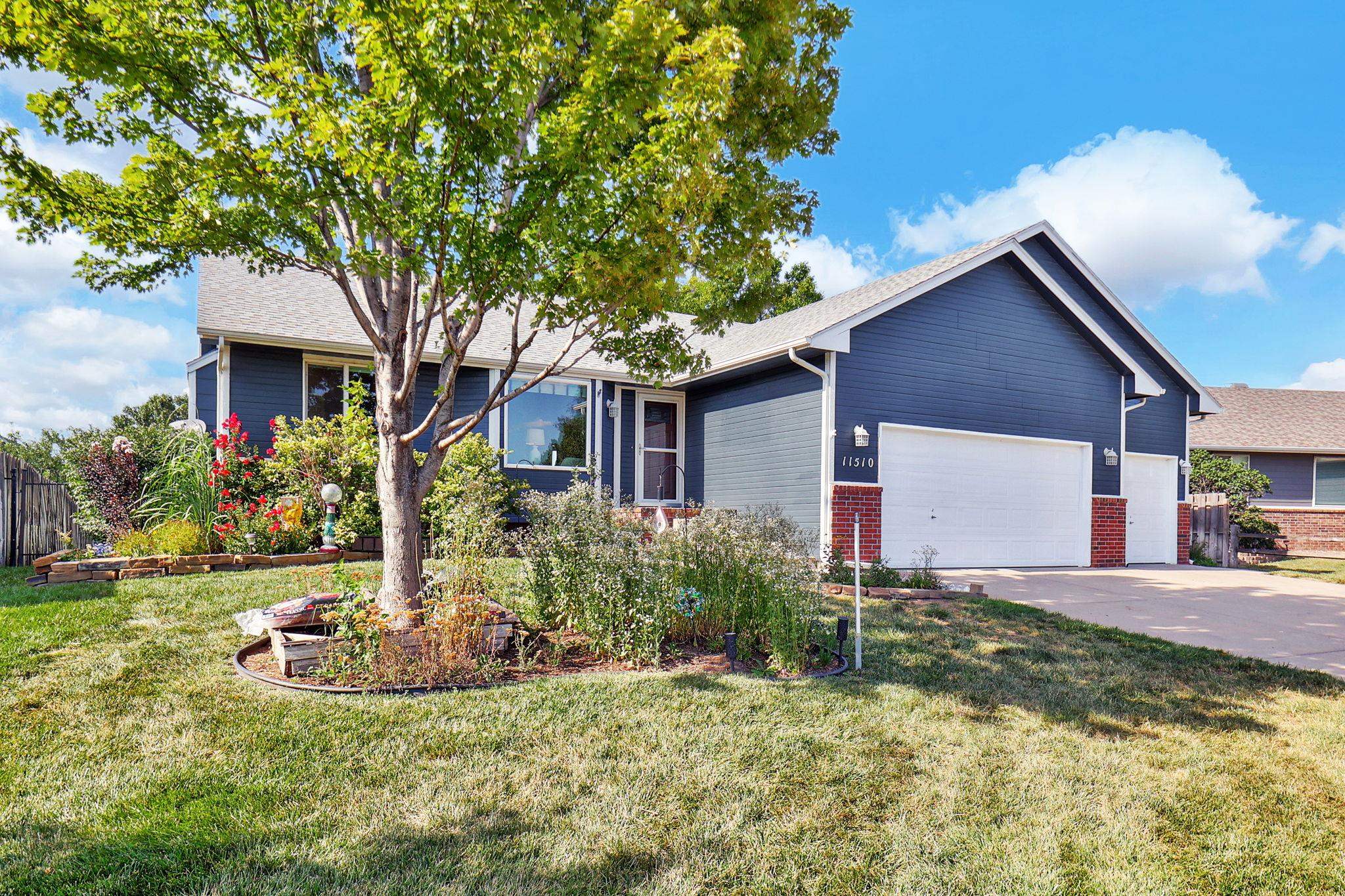 Wichita, Kansas 67209, United States, 5 Bedrooms Bedrooms, ,3 BathroomsBathrooms,Residential,Pending,52554