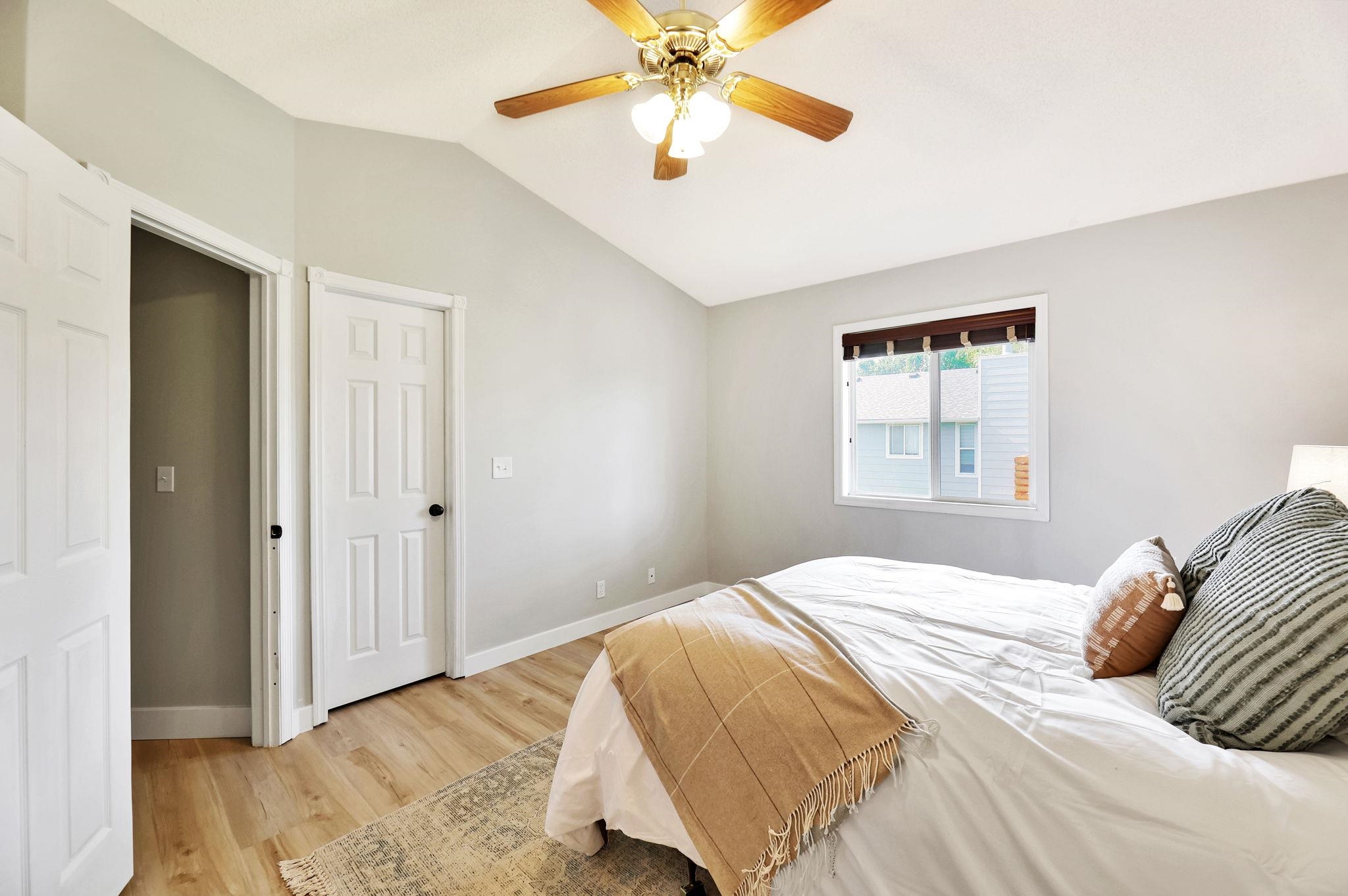 Wichita, Kansas 67209, United States, 5 Bedrooms Bedrooms, ,3 BathroomsBathrooms,Residential,Pending,52554