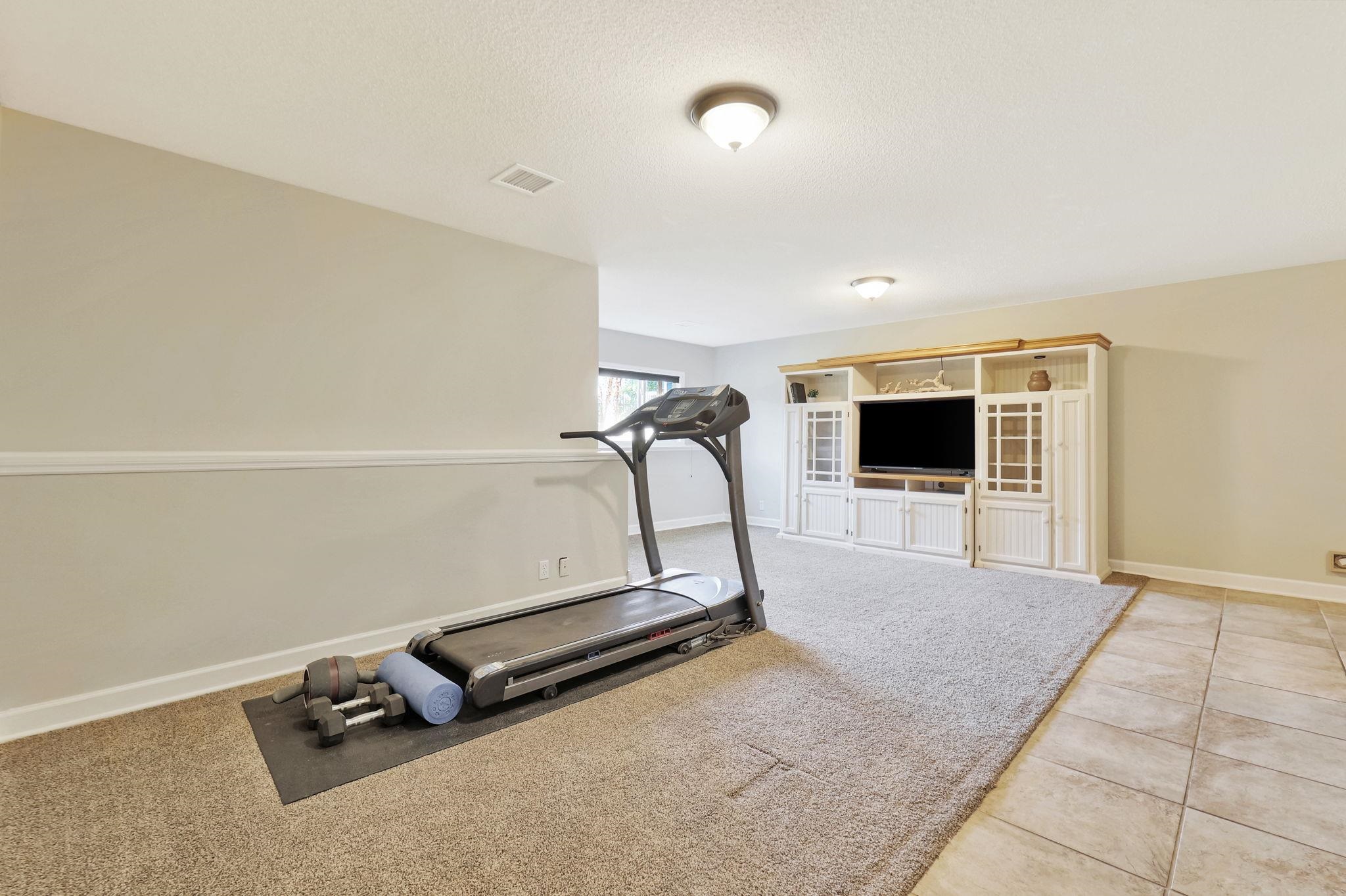 Wichita, Kansas 67209, United States, 5 Bedrooms Bedrooms, ,3 BathroomsBathrooms,Residential,Pending,52554