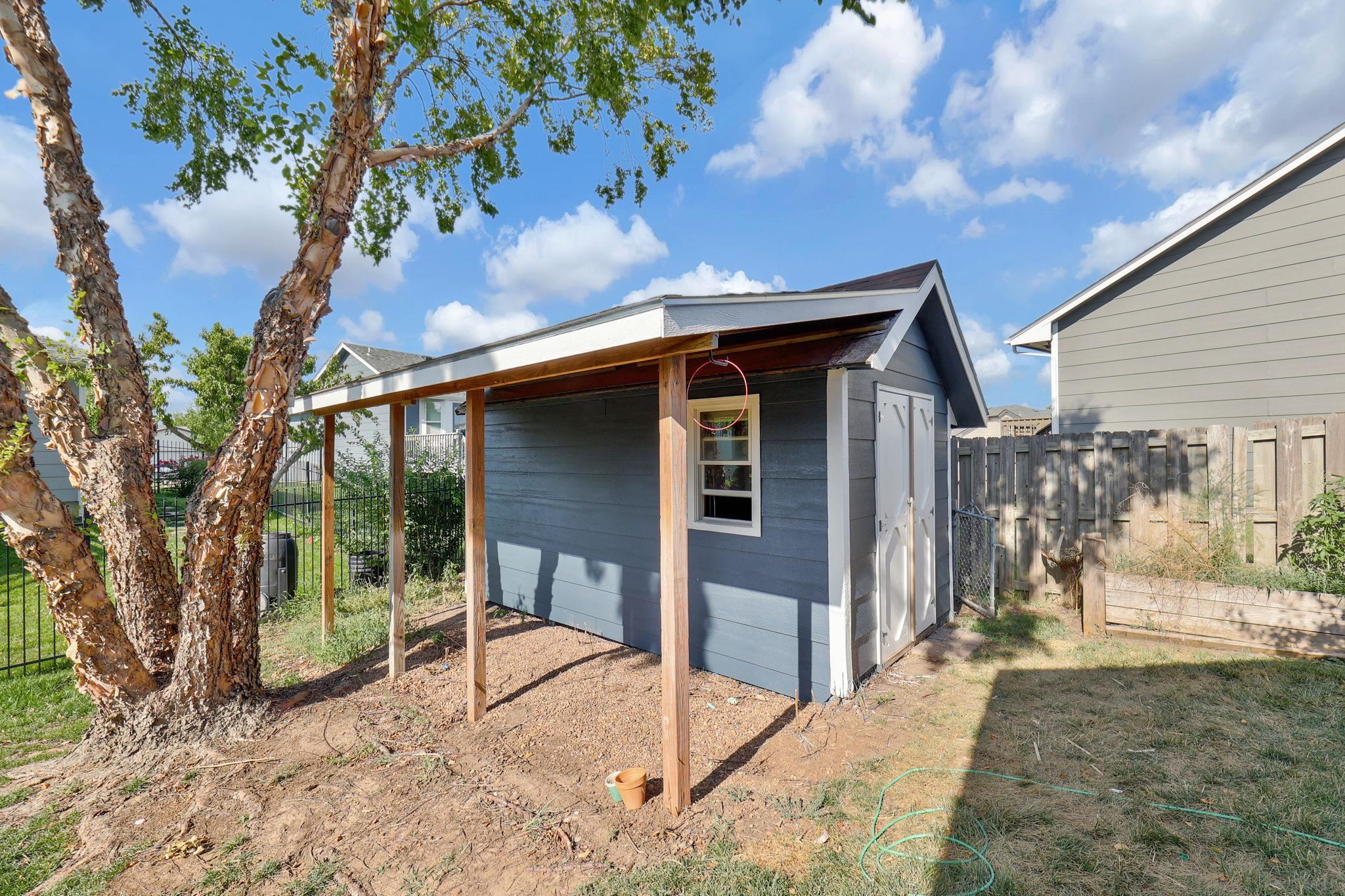 Wichita, Kansas 67209, United States, 5 Bedrooms Bedrooms, ,3 BathroomsBathrooms,Residential,Pending,52554