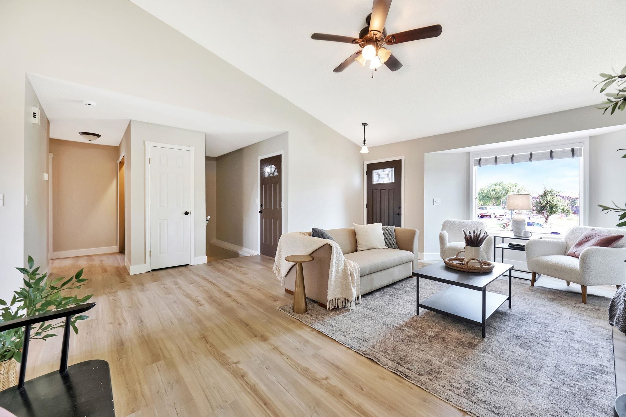 Wichita, Kansas 67209, United States, 5 Bedrooms Bedrooms, ,3 BathroomsBathrooms,Residential,Pending,52554