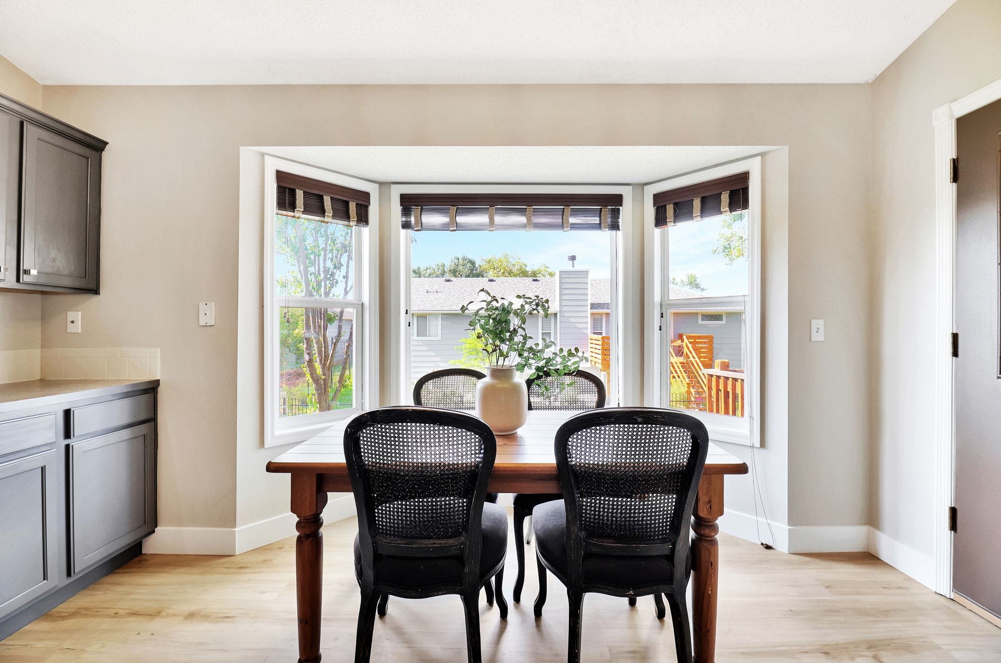 Wichita, Kansas 67209, United States, 5 Bedrooms Bedrooms, ,3 BathroomsBathrooms,Residential,Pending,52554