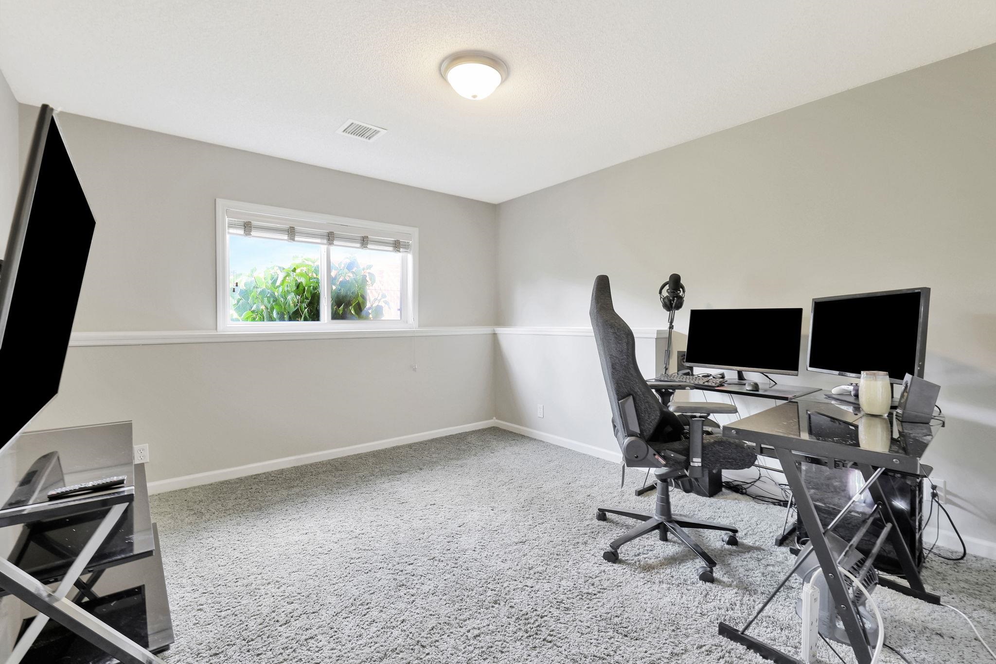 Wichita, Kansas 67209, United States, 5 Bedrooms Bedrooms, ,3 BathroomsBathrooms,Residential,Pending,52554