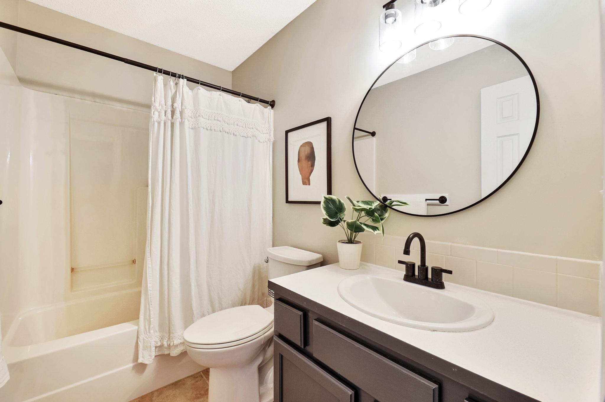 Wichita, Kansas 67209, United States, 5 Bedrooms Bedrooms, ,3 BathroomsBathrooms,Residential,Pending,52554