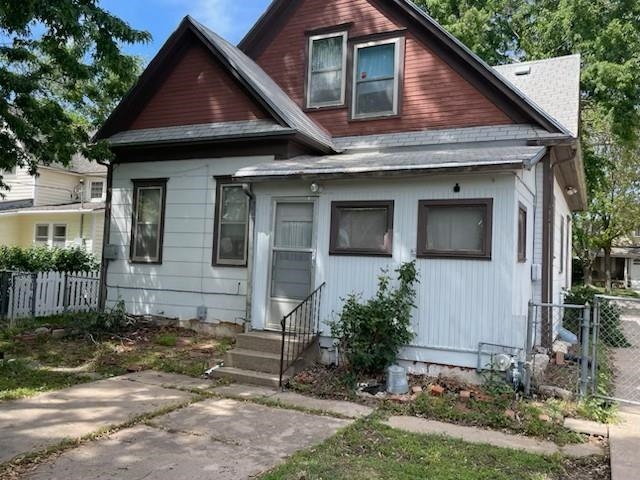 425 E 3rd St, Newton, Virginia image 1