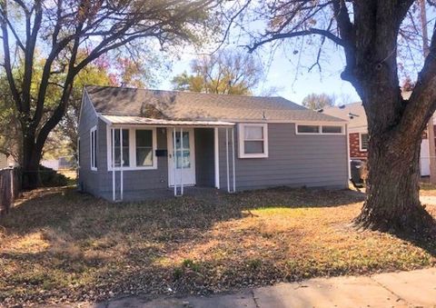 Homes For Sale - 2031 W Mccormick Ave<br/> Sedgwick County, Wichita, KS 67213
