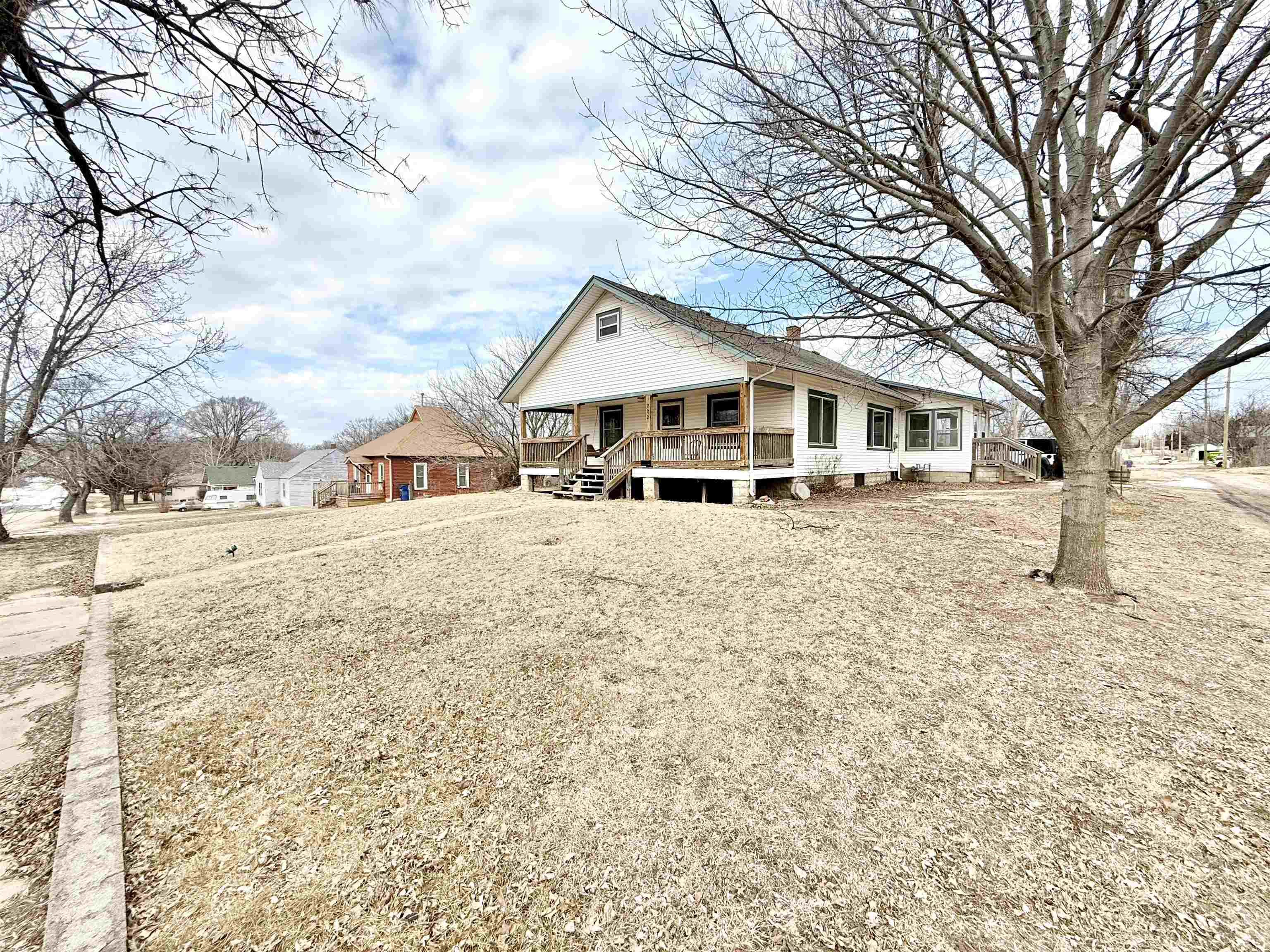 222 W F Ave, Kingman, Kansas image 36