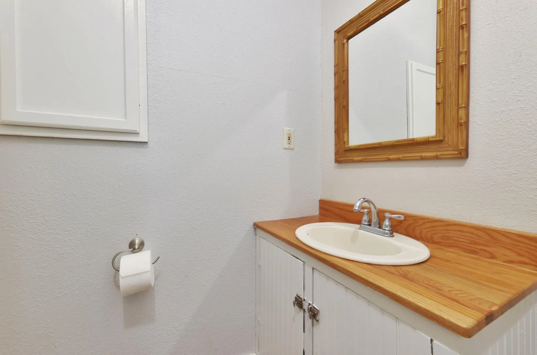 Douglass, Kansas 67039, United States, 3 Bedrooms Bedrooms, ,3 BathroomsBathrooms,Residential,Active,218251