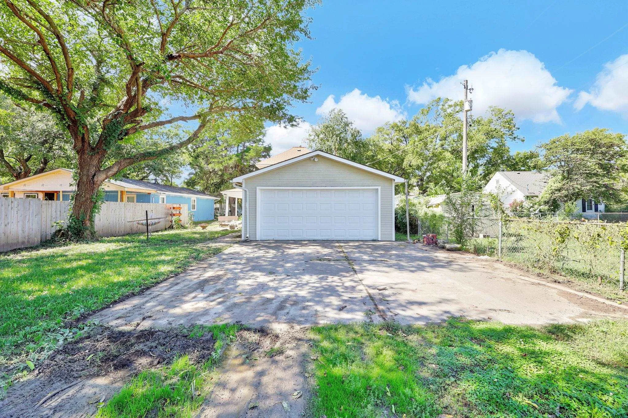 Douglass, Kansas 67039, United States, 3 Bedrooms Bedrooms, ,3 BathroomsBathrooms,Residential,Active,218251