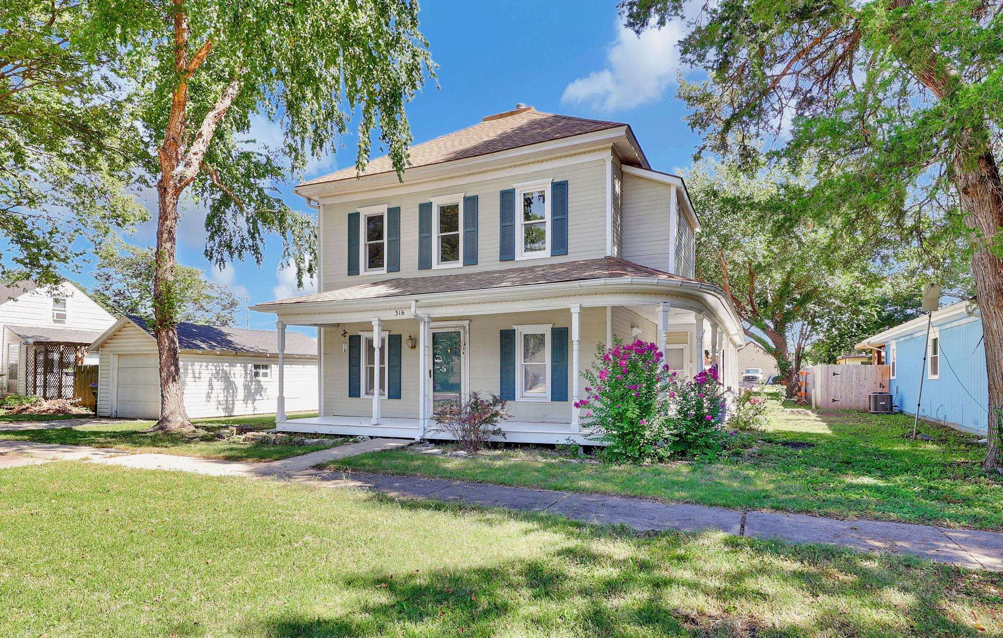 Douglass, Kansas 67039, United States, 3 Bedrooms Bedrooms, ,3 BathroomsBathrooms,Residential,Active,218251