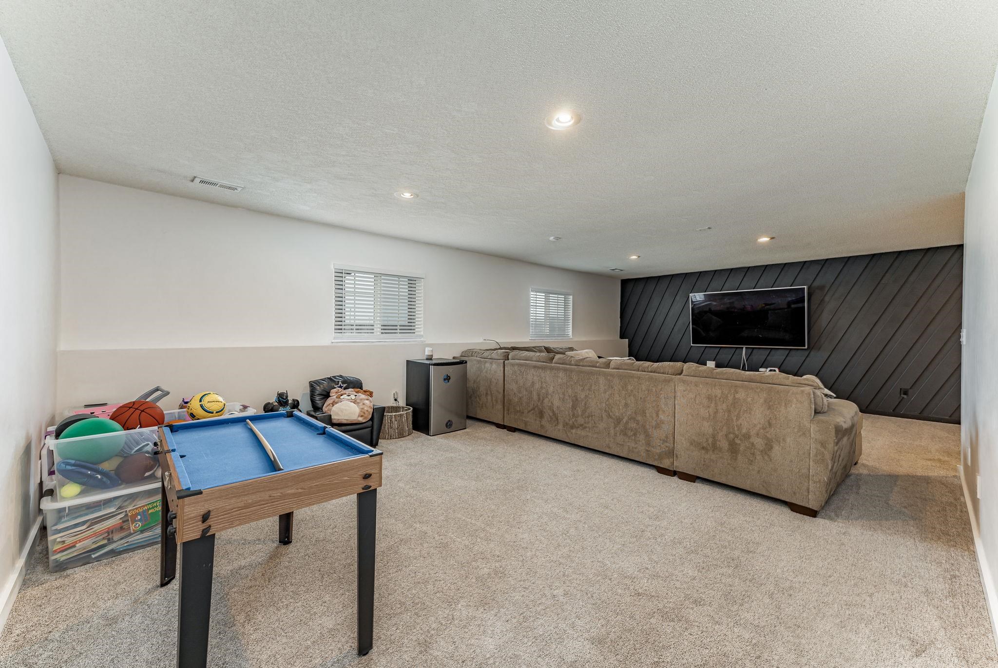 Wichita, Kansas 67209, United States, 4 Bedrooms Bedrooms, ,3 BathroomsBathrooms,Residential,Pending,61978