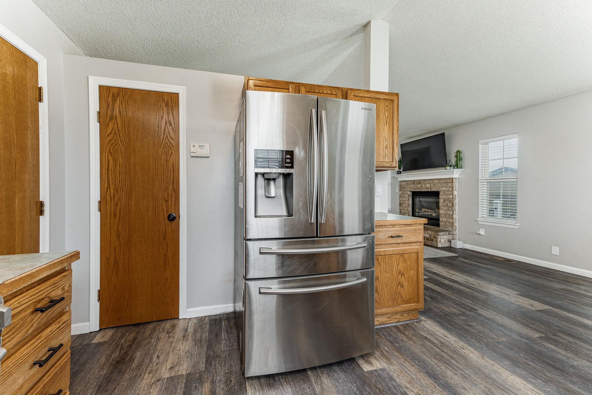 Wichita, Kansas 67209, United States, 4 Bedrooms Bedrooms, ,3 BathroomsBathrooms,Residential,Pending,61978