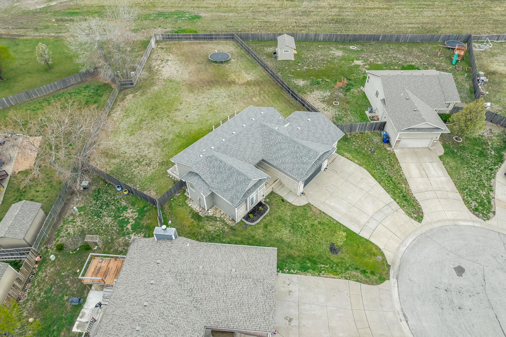 Wichita, Kansas 67209, United States, 4 Bedrooms Bedrooms, ,3 BathroomsBathrooms,Residential,Pending,61978