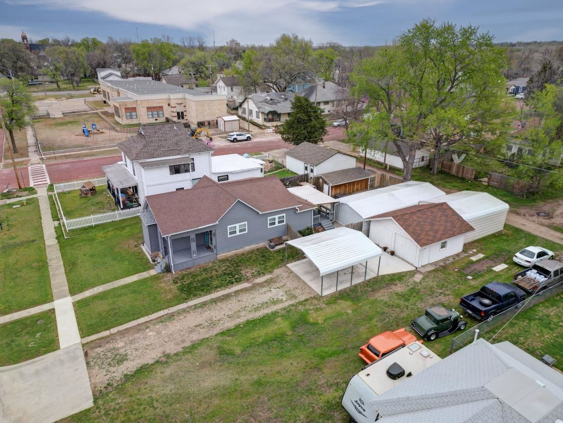 706 S B St, Arkansas City, Kansas image 3