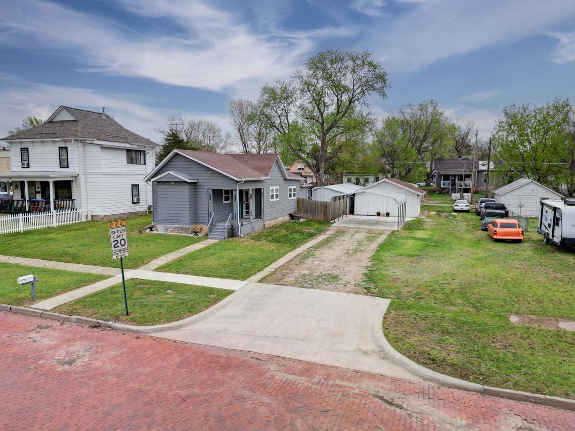 706 S B St, Arkansas City, Kansas image 2