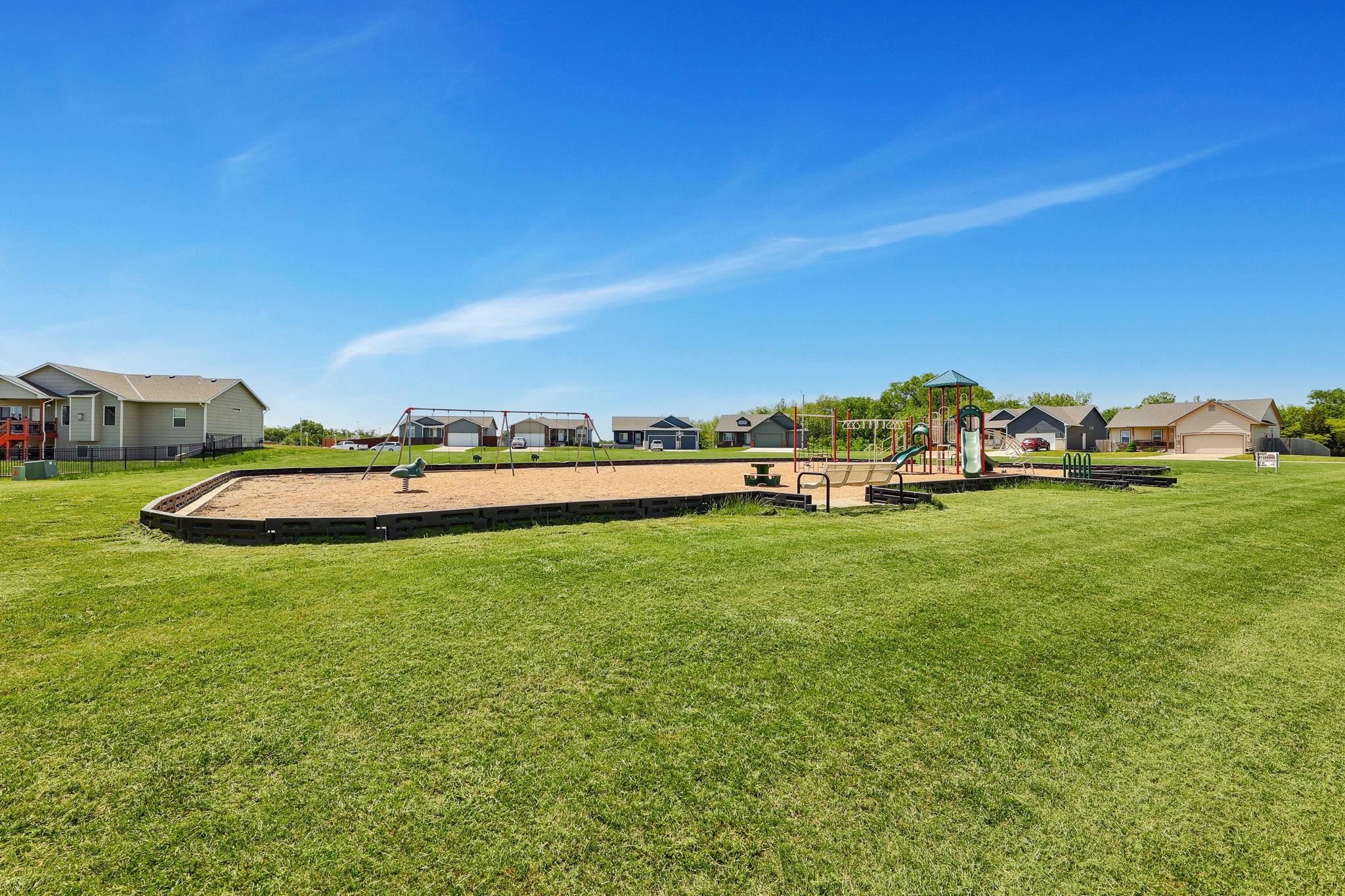 638 N Redbud Ct, Valley Center, Kansas image 31