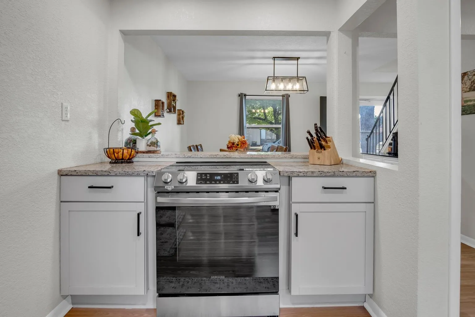 Derby, Kansas 67037, United States, 3 Bedrooms Bedrooms, ,2 BathroomsBathrooms,Residential,Pending,38681