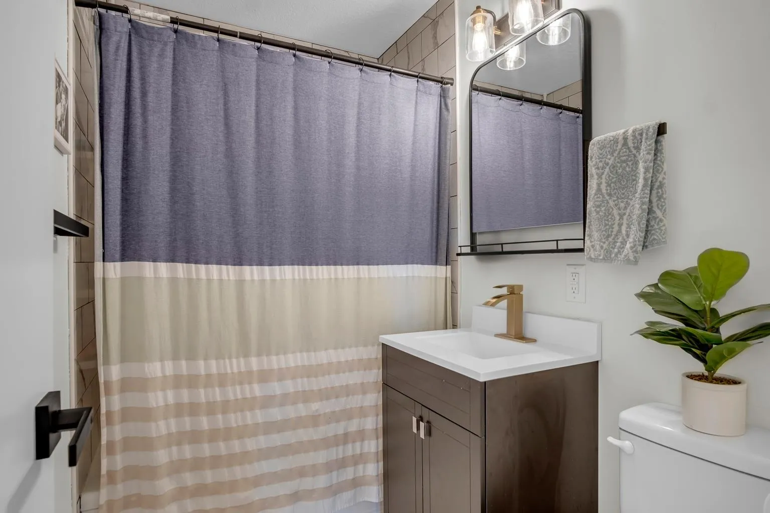 Derby, Kansas 67037, United States, 3 Bedrooms Bedrooms, ,2 BathroomsBathrooms,Residential,Pending,38681