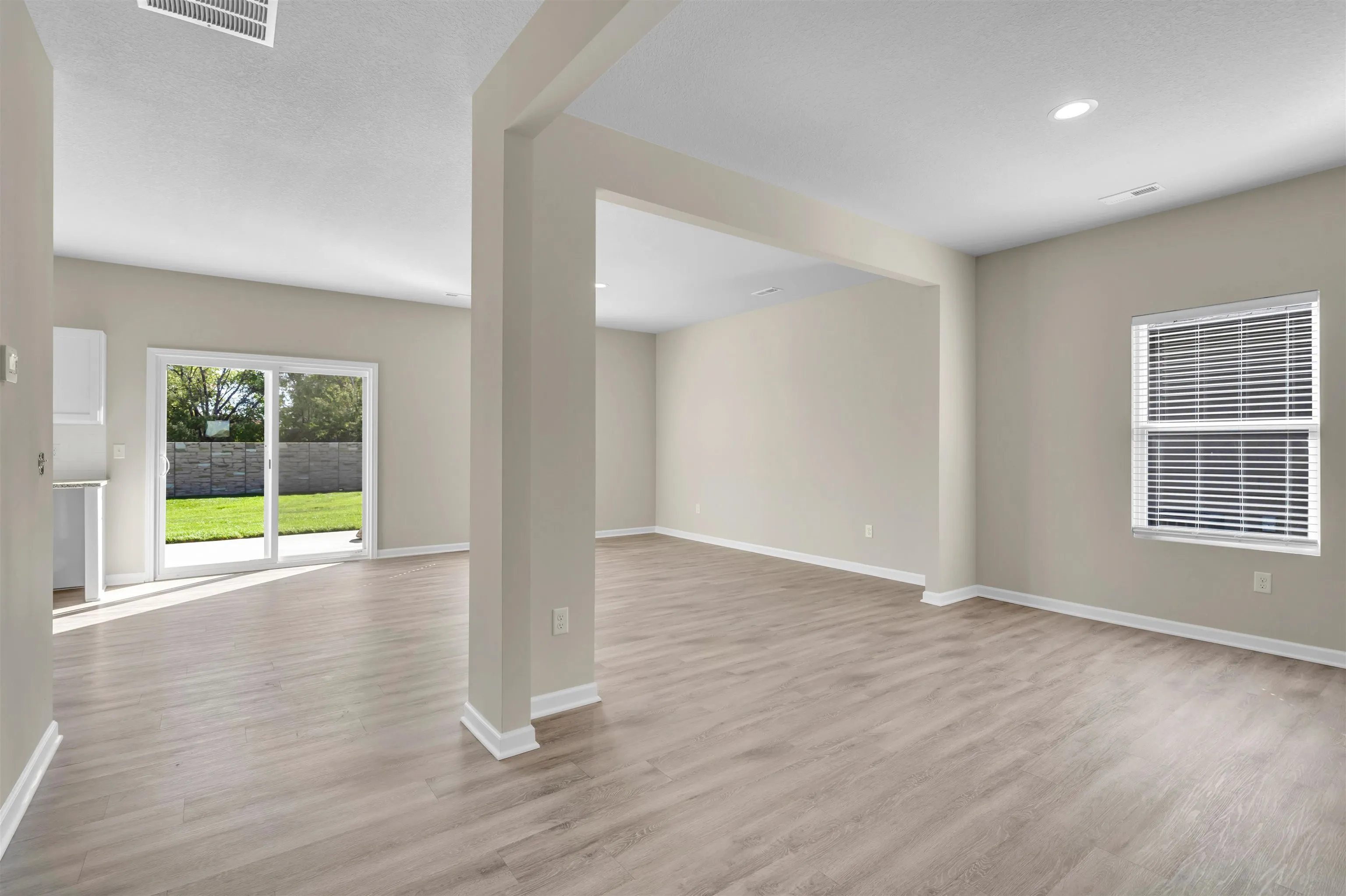 Valley Center, Kansas 67147, United States, 4 Bedrooms Bedrooms, ,2 BathroomsBathrooms,Residential,Active,47166