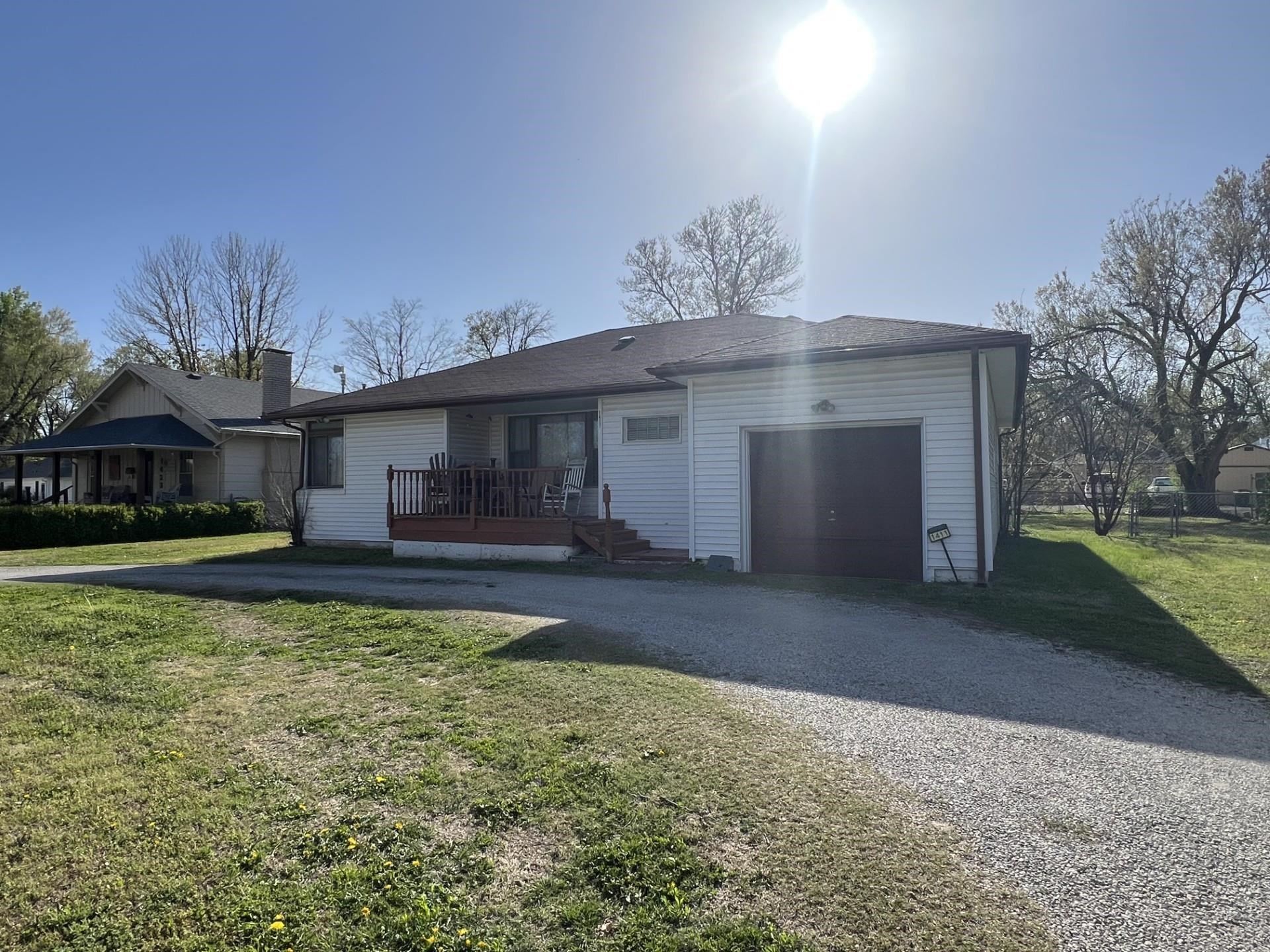 1411 Cherry St, Winfield, Kansas image 2