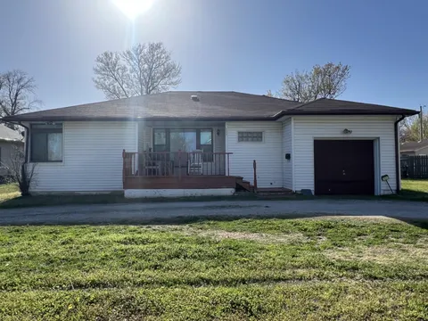 1411 Cherry St, Winfield, KS 67156 - MLS#: 654101