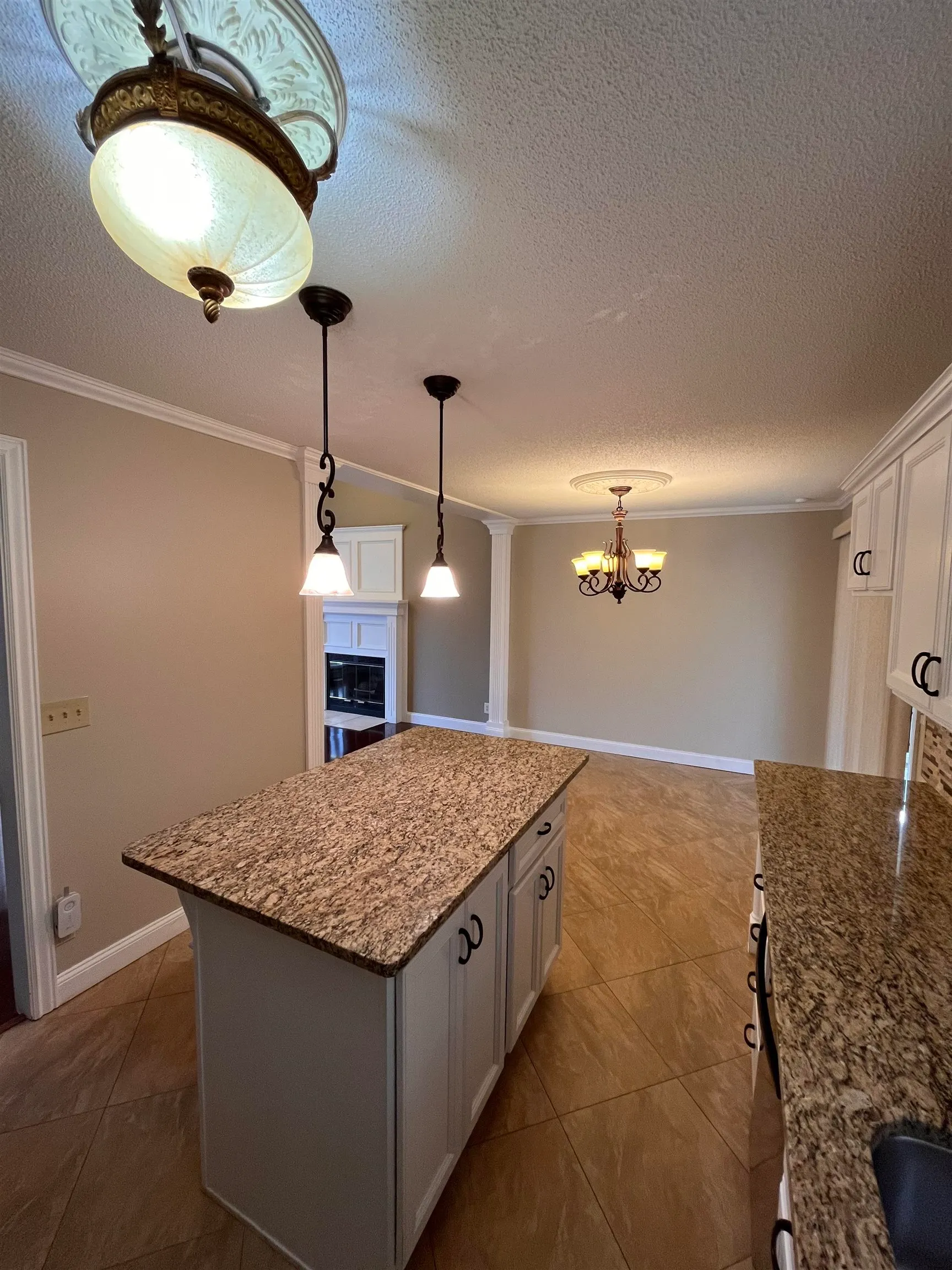 Wichita, Kansas 67210, United States, 4 Bedrooms Bedrooms, ,3 BathroomsBathrooms,Residential,Pending,25084