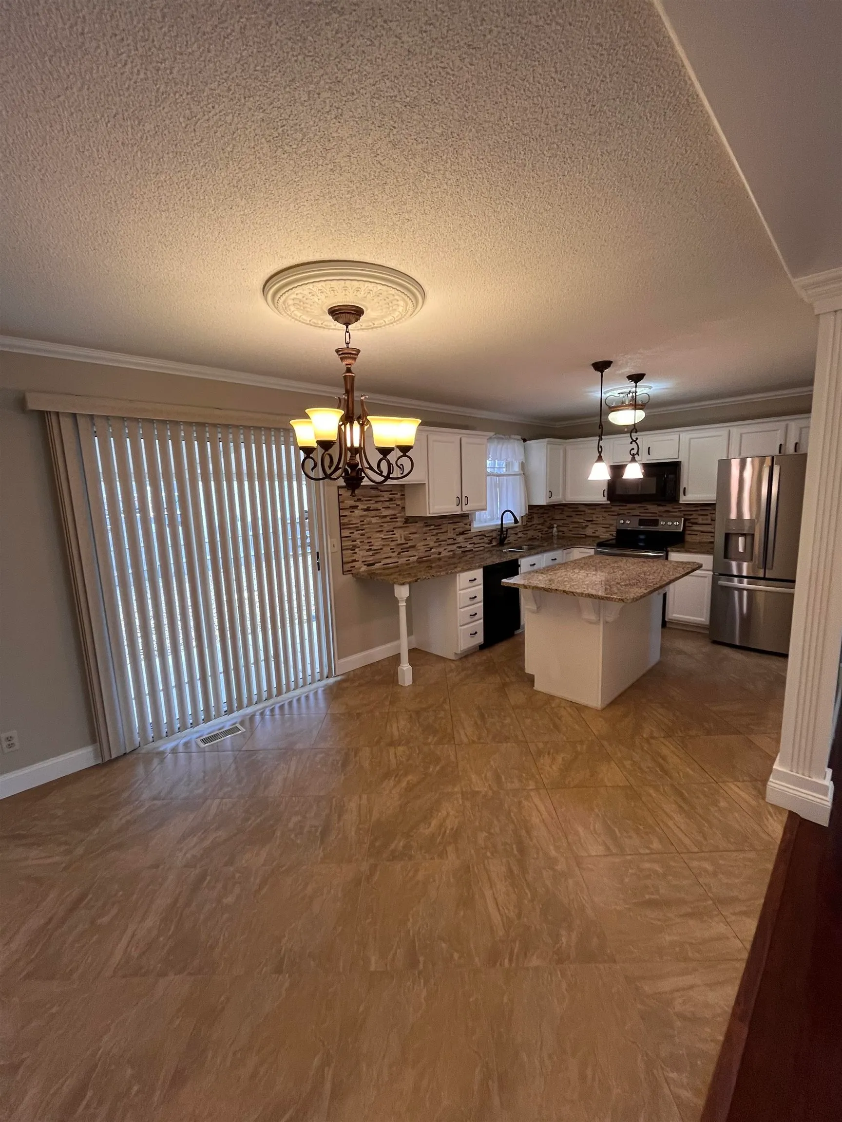 Wichita, Kansas 67210, United States, 4 Bedrooms Bedrooms, ,3 BathroomsBathrooms,Residential,Pending,25084