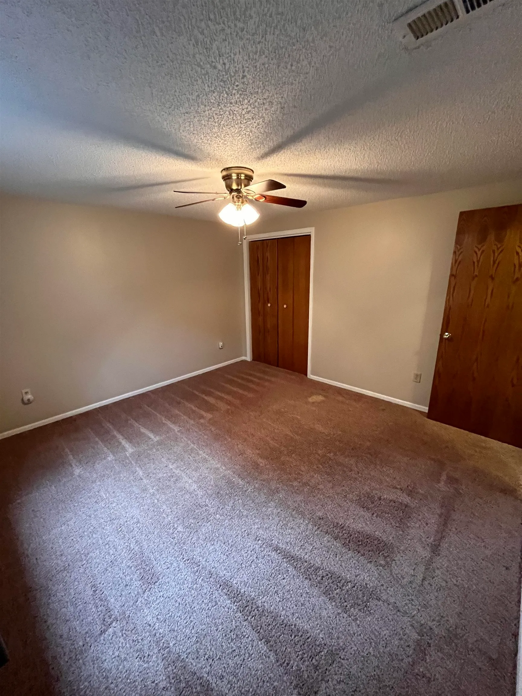 Wichita, Kansas 67210, United States, 4 Bedrooms Bedrooms, ,3 BathroomsBathrooms,Residential,Pending,25084