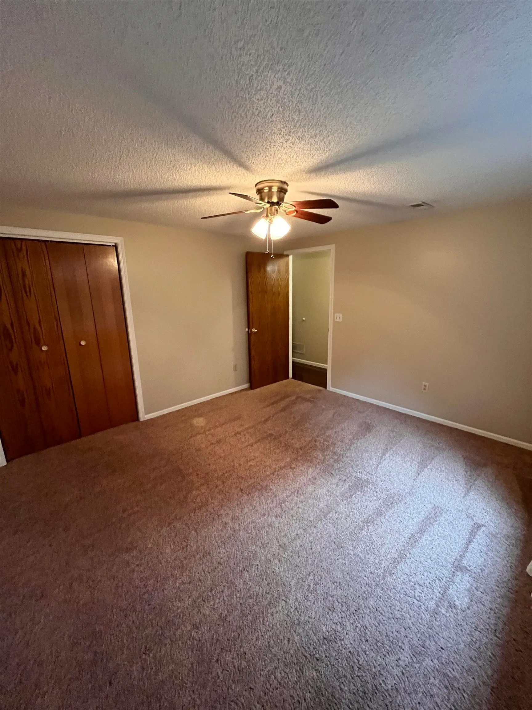 Wichita, Kansas 67210, United States, 4 Bedrooms Bedrooms, ,3 BathroomsBathrooms,Residential,Pending,25084