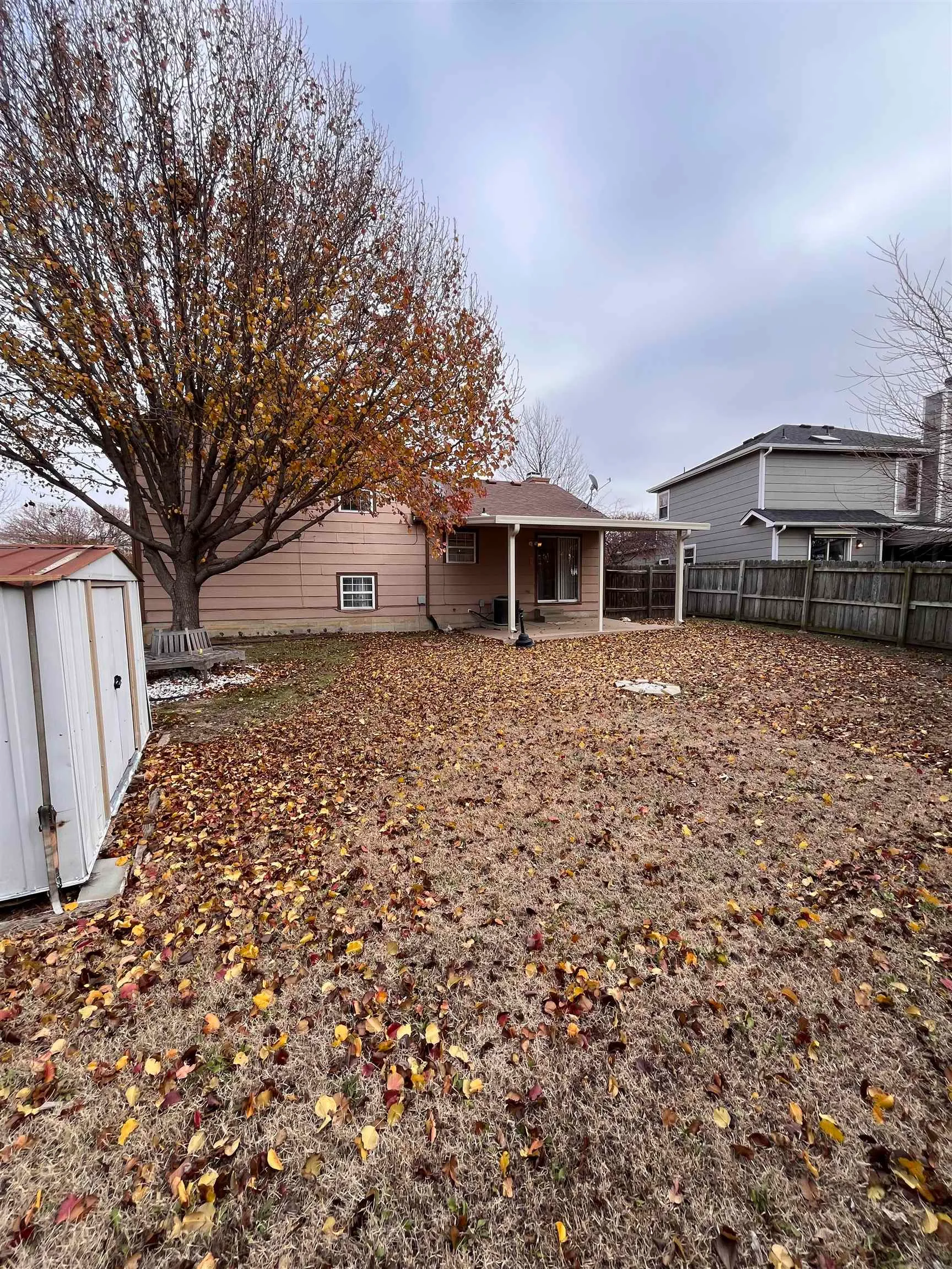 Wichita, Kansas 67210, United States, 4 Bedrooms Bedrooms, ,3 BathroomsBathrooms,Residential,Pending,25084