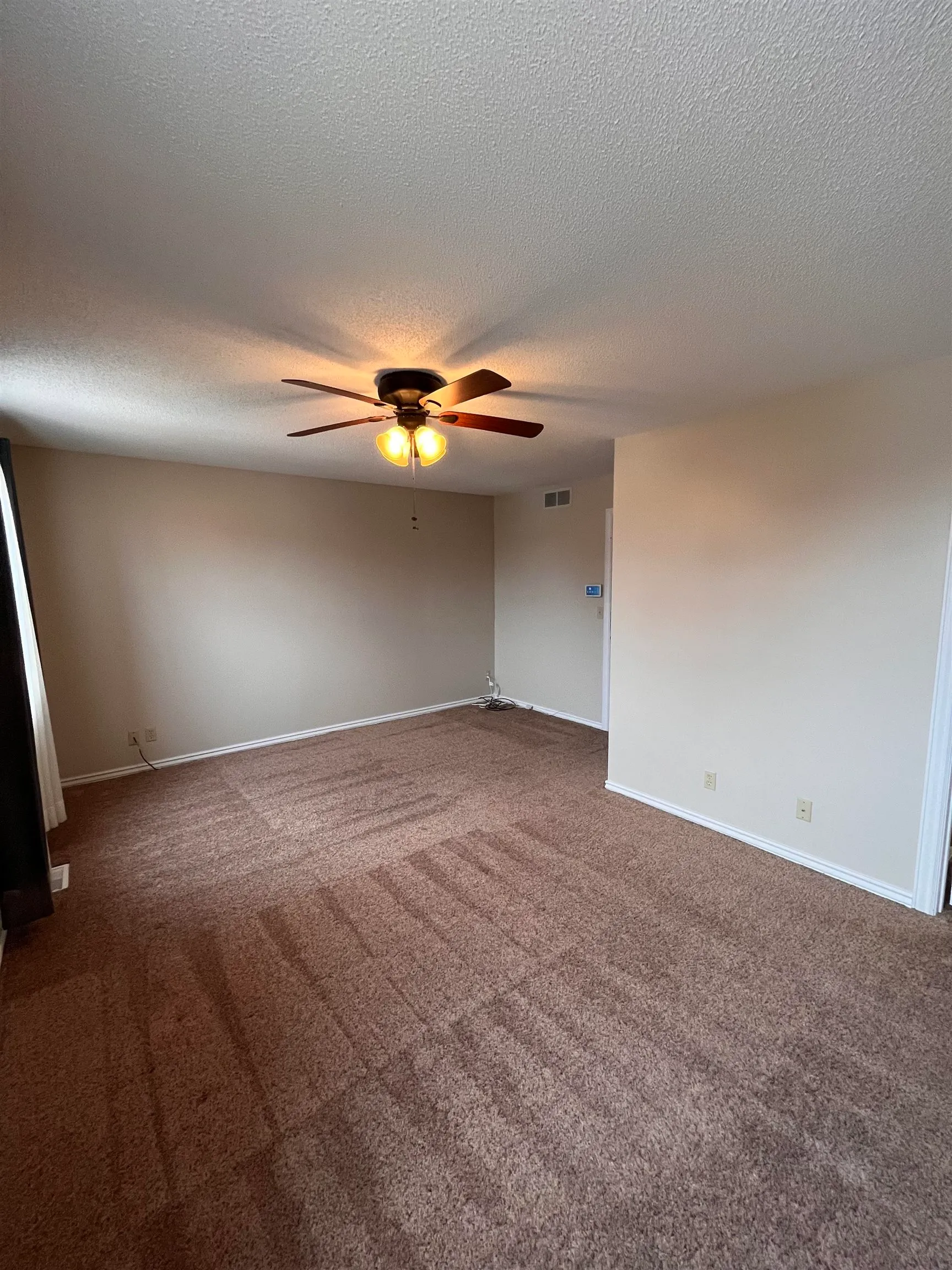 Wichita, Kansas 67210, United States, 4 Bedrooms Bedrooms, ,3 BathroomsBathrooms,Residential,Pending,25084