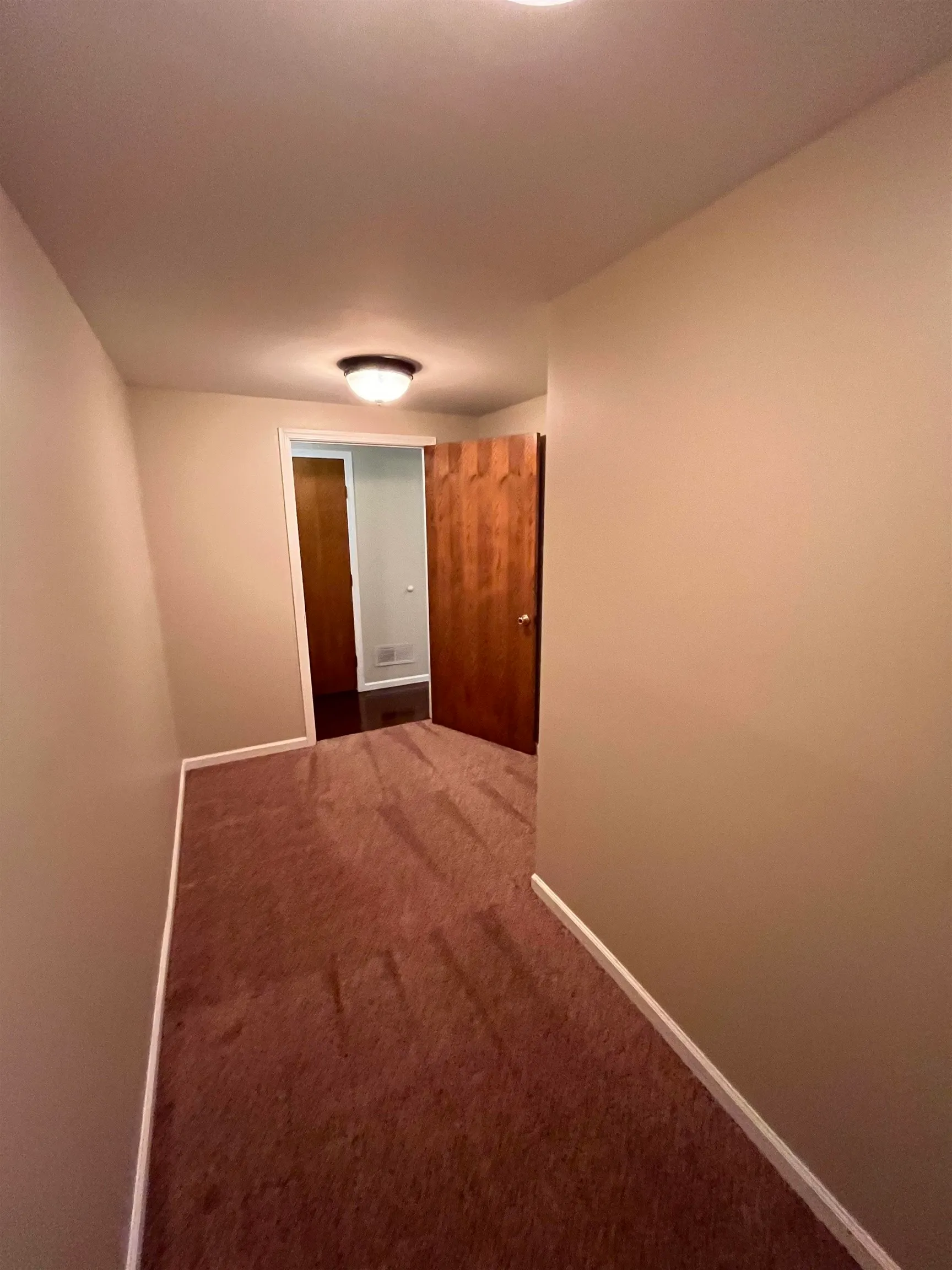 Wichita, Kansas 67210, United States, 4 Bedrooms Bedrooms, ,3 BathroomsBathrooms,Residential,Pending,25084