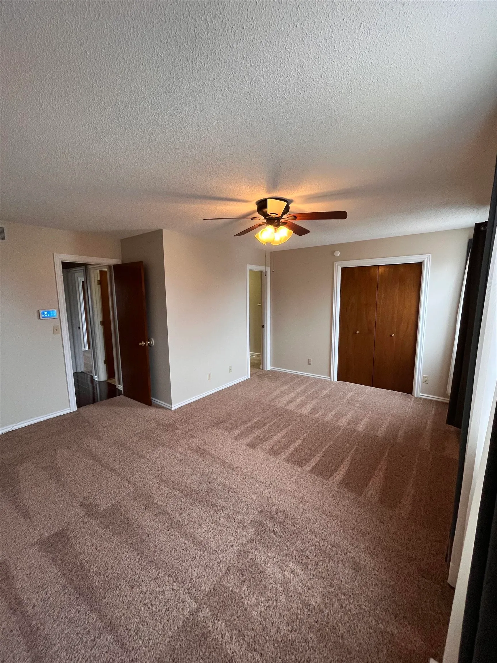 Wichita, Kansas 67210, United States, 4 Bedrooms Bedrooms, ,3 BathroomsBathrooms,Residential,Pending,25084