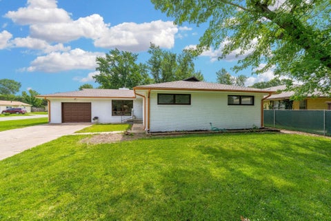 Homes For Sale - 409 N Woodlawn St<br/> Wellington, KS 67152