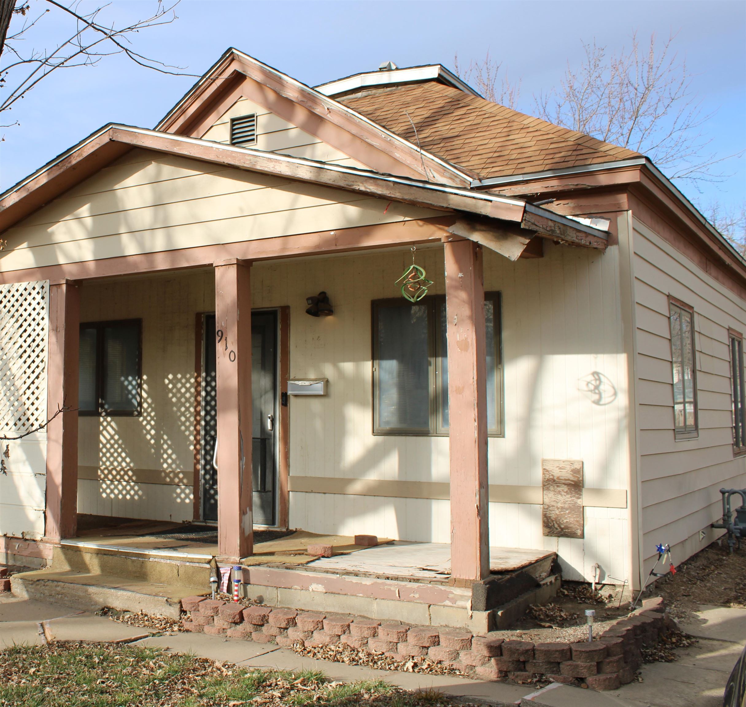 910 W Walnut St, Salina, Kansas image 1