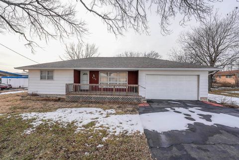 Homes For Sale - 111 S Jefferson St<br/> Greenwood County, Eureka, KS 67045