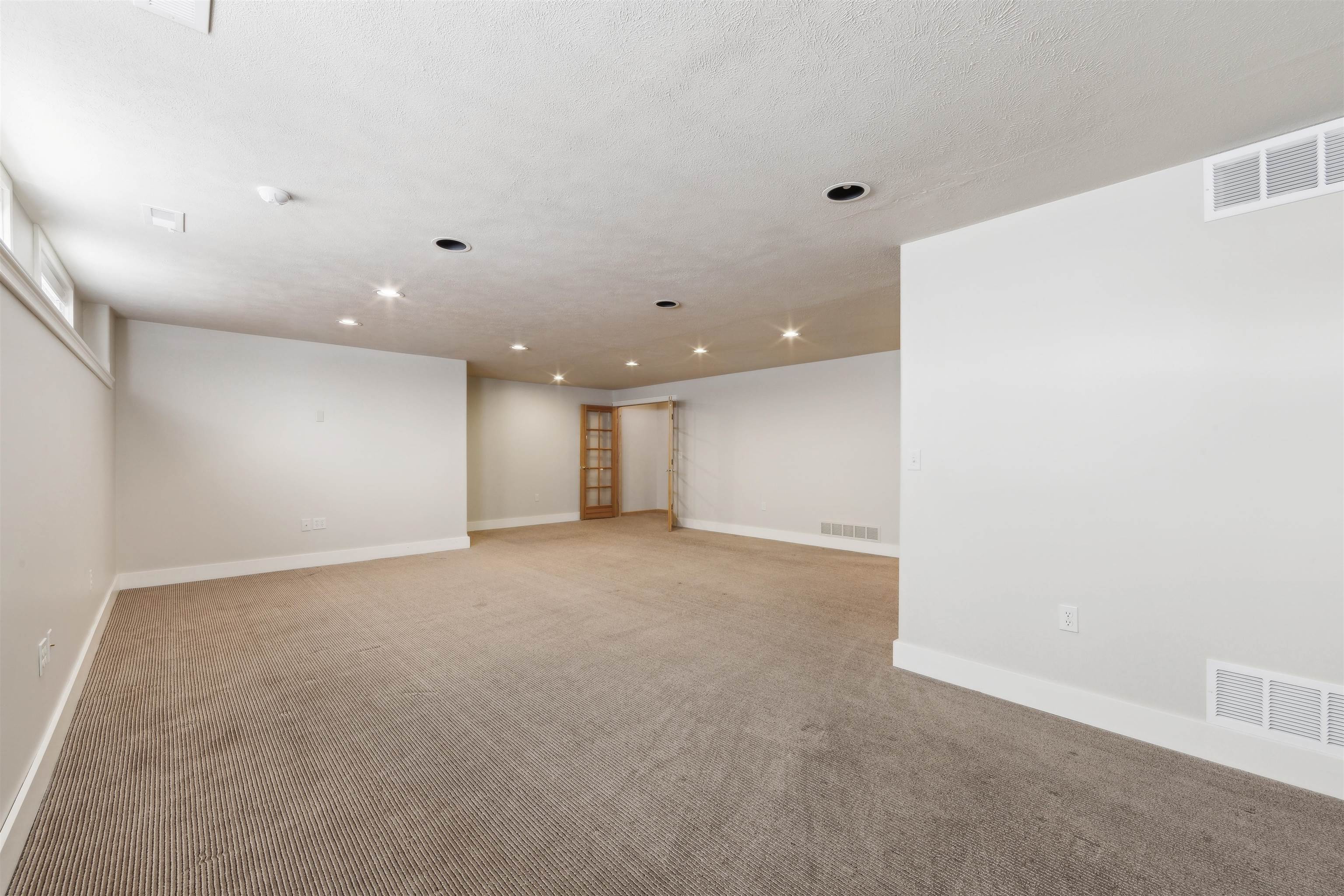 4504 N Barton Creek Ct, Wichita, Kansas image 28