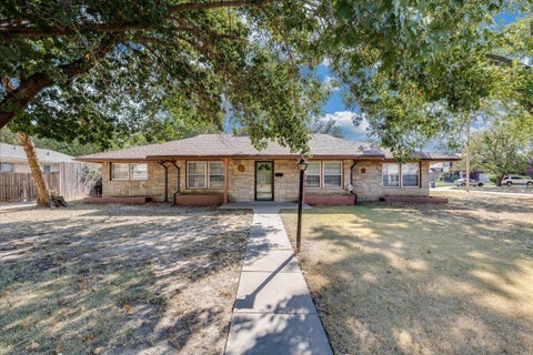 Homes For Sale - 1418 N Pleasant View<br/> Wichita, KS 67203