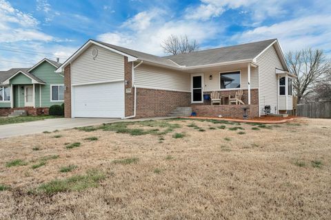 Homes For Sale - 2504 N Mainsgate Dr<br/> Butler County, Augusta, KS 67010