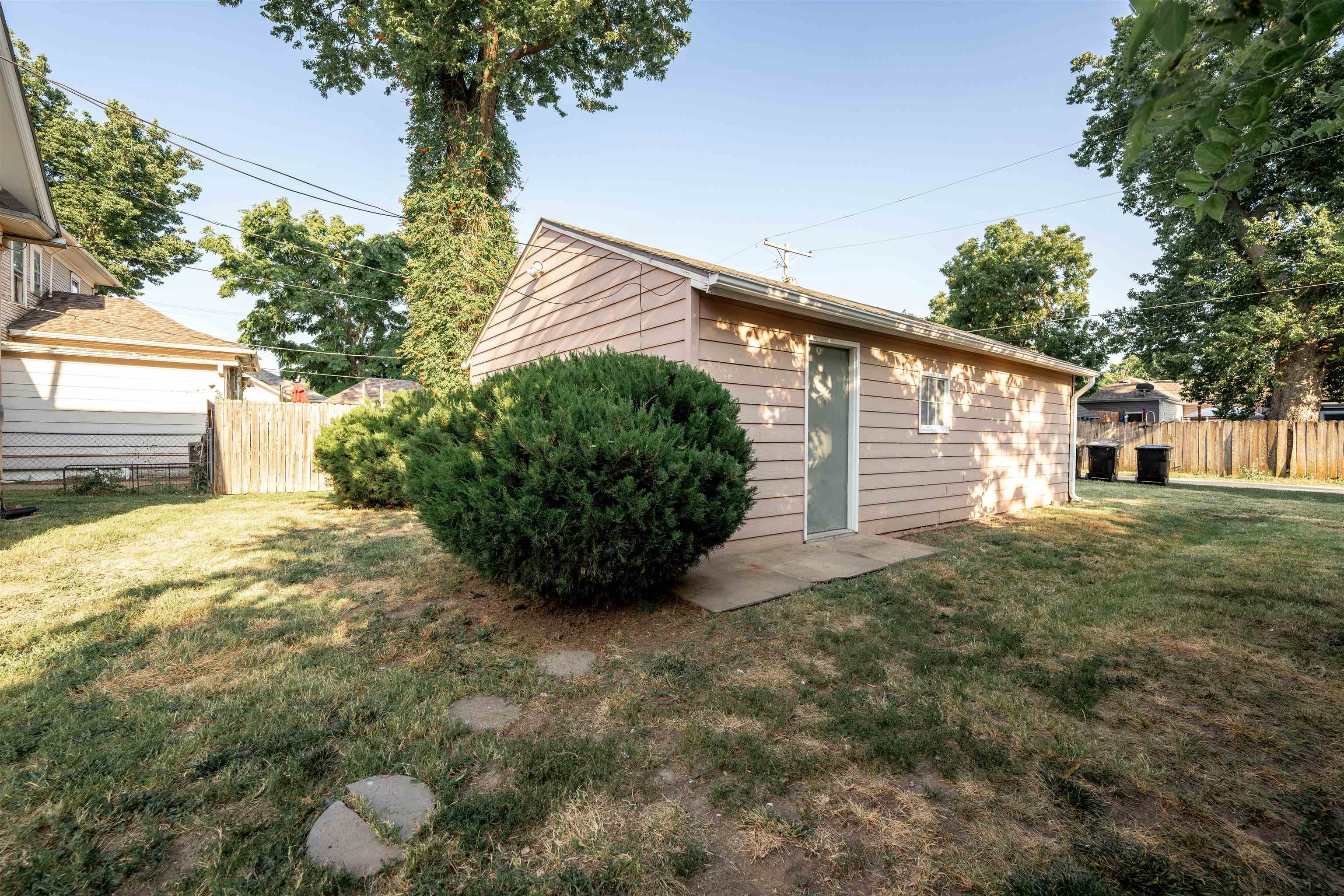 117 W Ellsworth Ave, Salina, Kansas image 19