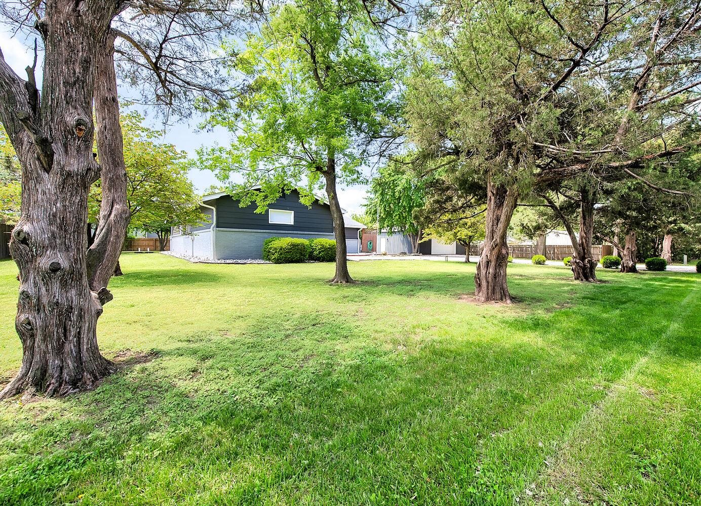 11905 W Cedar Lane, Maize, Kansas image 30